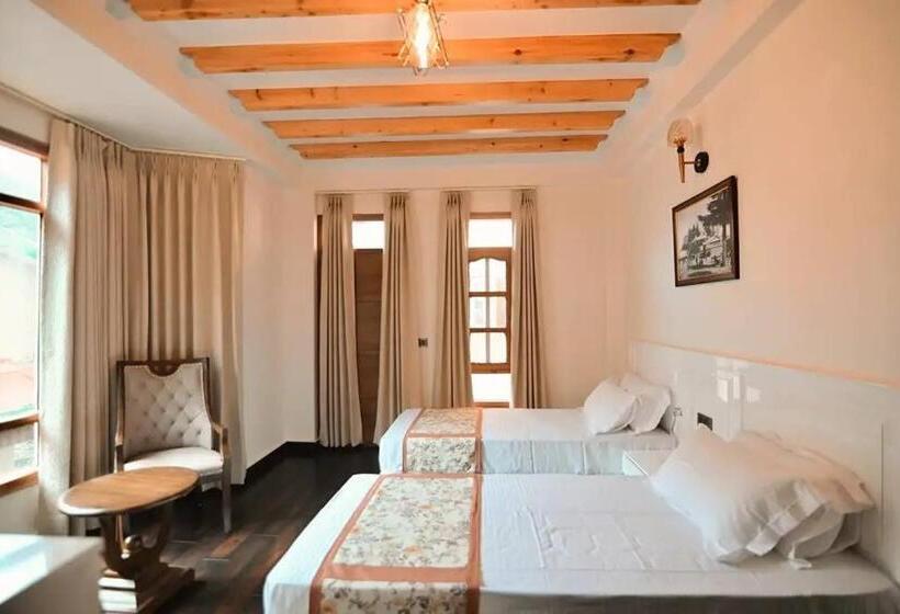 스탠다드 룸 킹사이즈 침대, 7 Oak Sanjauli Bed&breakfast