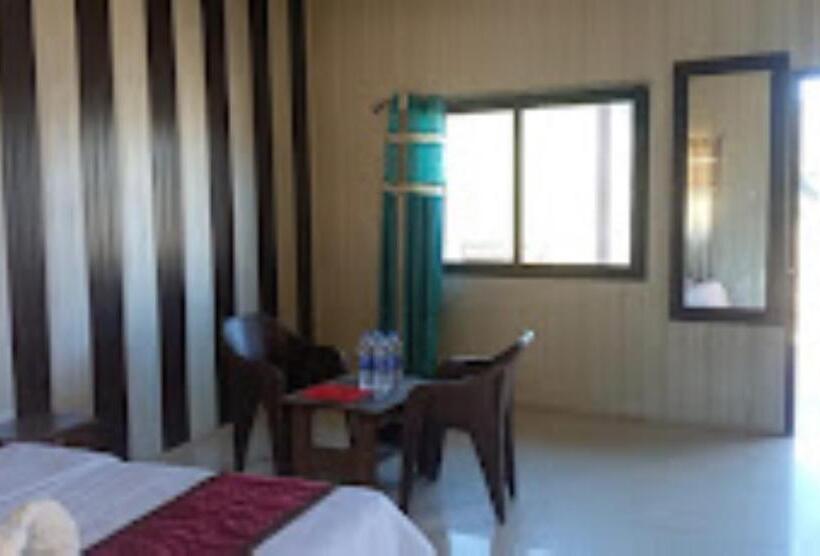 标准间, Rama Palace , Sitapur