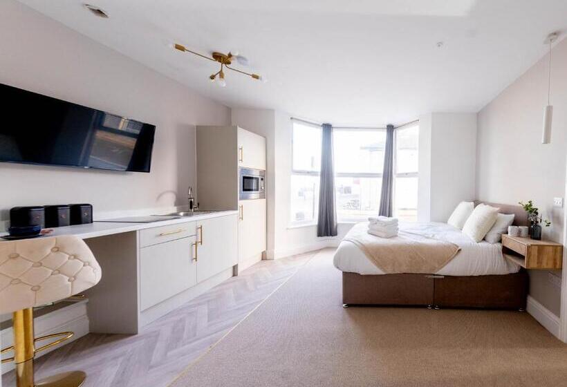 Апартаменты 1 Спальня Вид на Море, Bowles Aparthotel By Yoko Property
