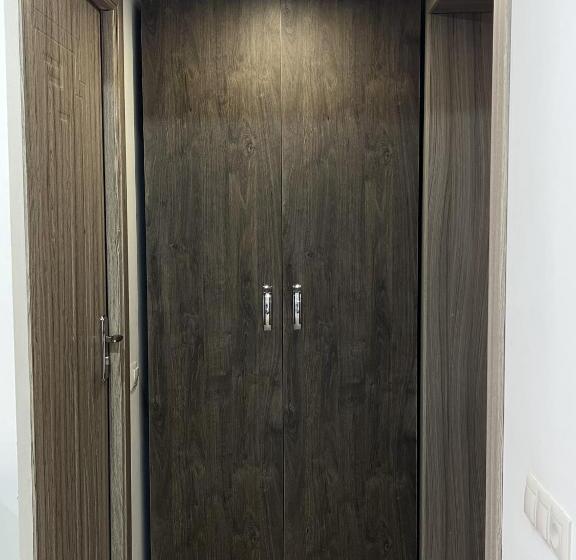 Номер Стандарт, Aparan