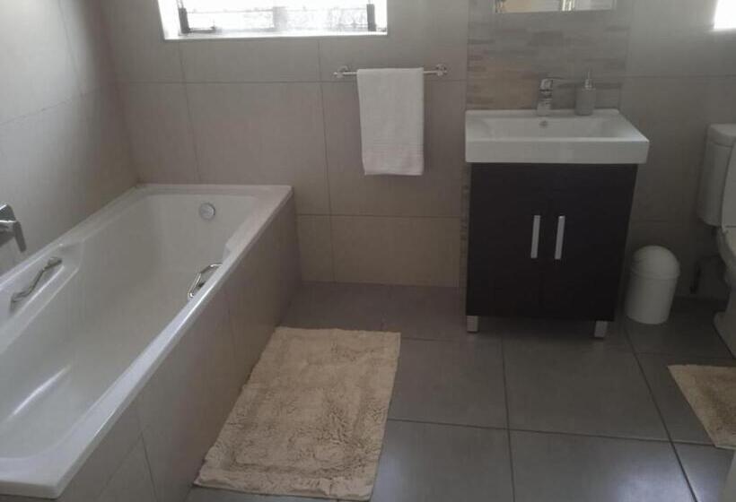 Номер Стандарт, Secret Guest House