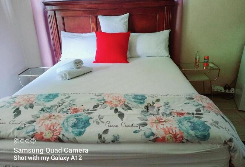 Номер Стандарт, Secret Guest House