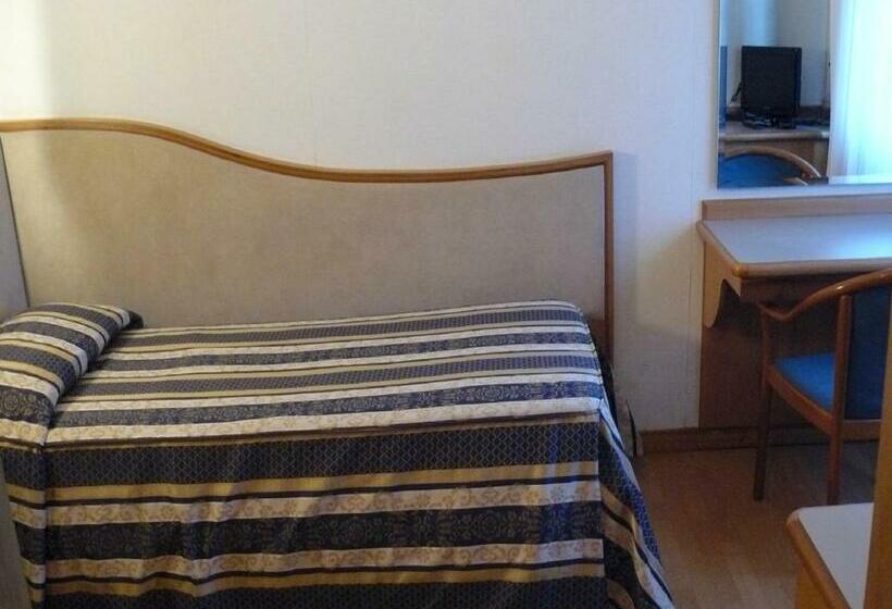 Индивидуальный Номер Классика, Albergo Milano