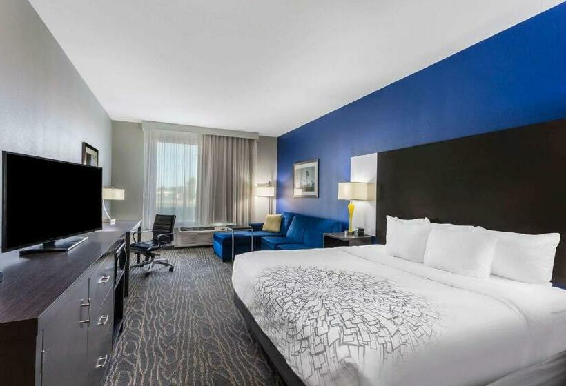 이그제큐티브 룸 킹사이즈 침대, La Quinta By Wyndham Odessa North   Sienna Tower