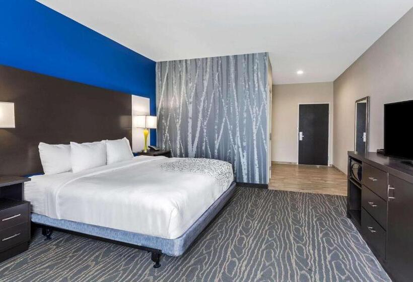 장애인을 위한 킹사이즈 침대 스탠다드 룸, La Quinta By Wyndham Odessa North   Sienna Tower