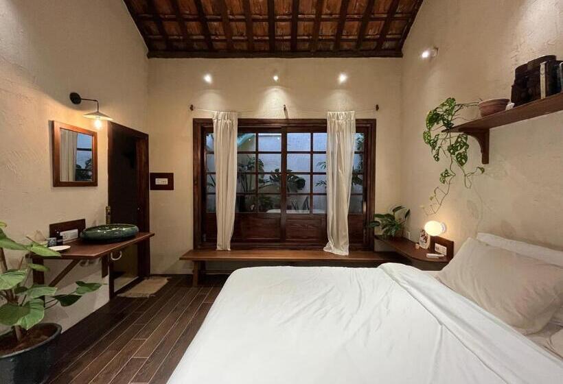 اتاق استاندارد با وان آب گرم, Me Home