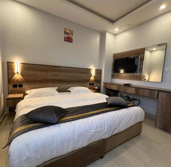 침실 3개 아파트, Park Plus Served Apartments