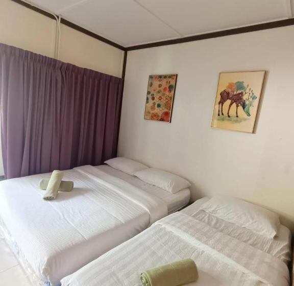 디럭스 트리플 룸, Collection O 90861 Bentong Nature Orchard Homestay