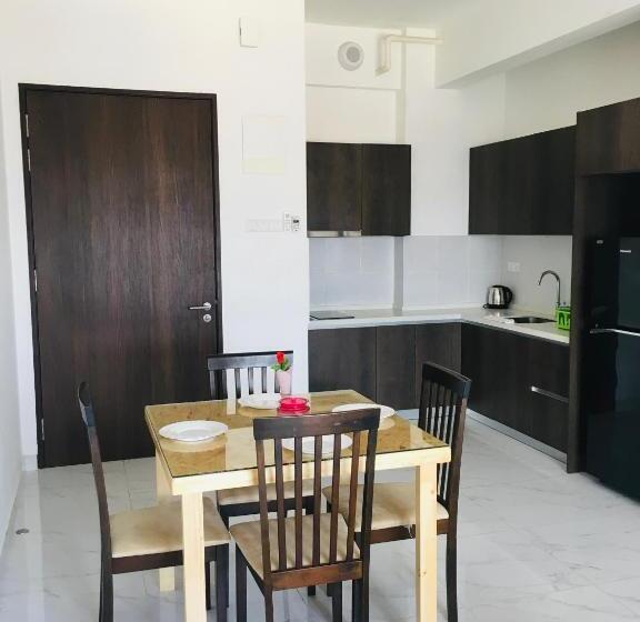 مجموعه ویستا شهر, The Pine House @ Troika Kb