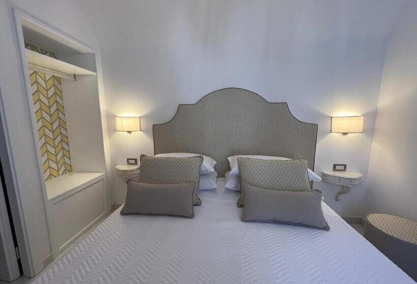 Номер Стандарт с Террасой, Milky Suites Positano