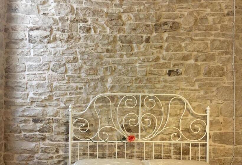 اتاق استاندارد, La Petite Maison