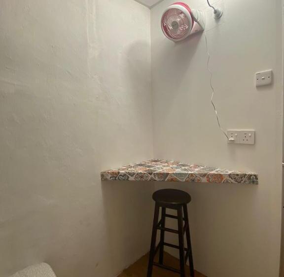 اتاق اکونومی, Hikers Sleep Port Guesthouse