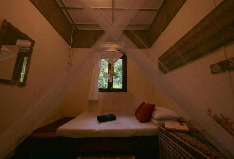 اتاق خانوادگی, Swiss Cottage Tioman