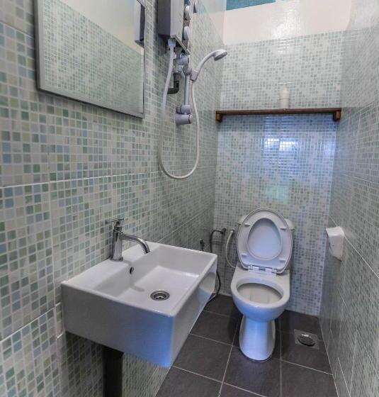 Standard Triple Room with Terrace, Swiss Cottage Tioman