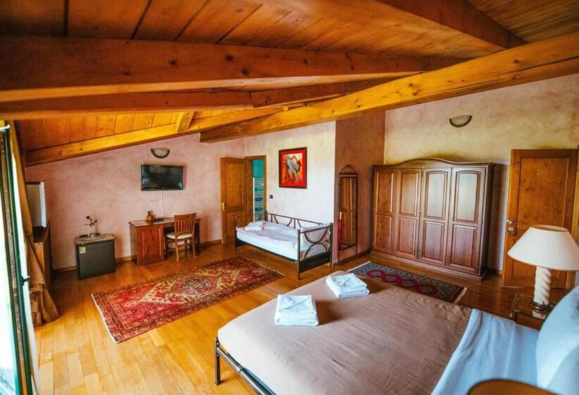 Трехместный Номер Deluxe, Agrovillage