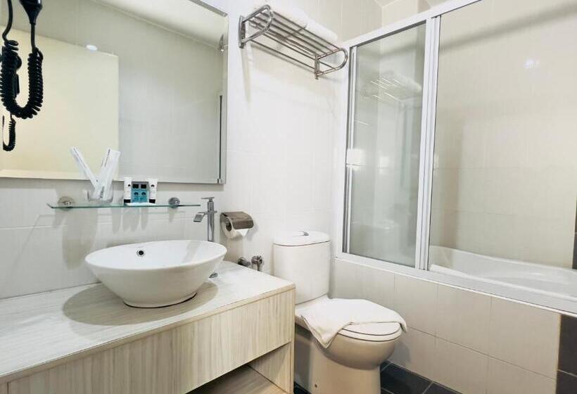 سوییت لوکس, Marina Island Pangkor Resort &