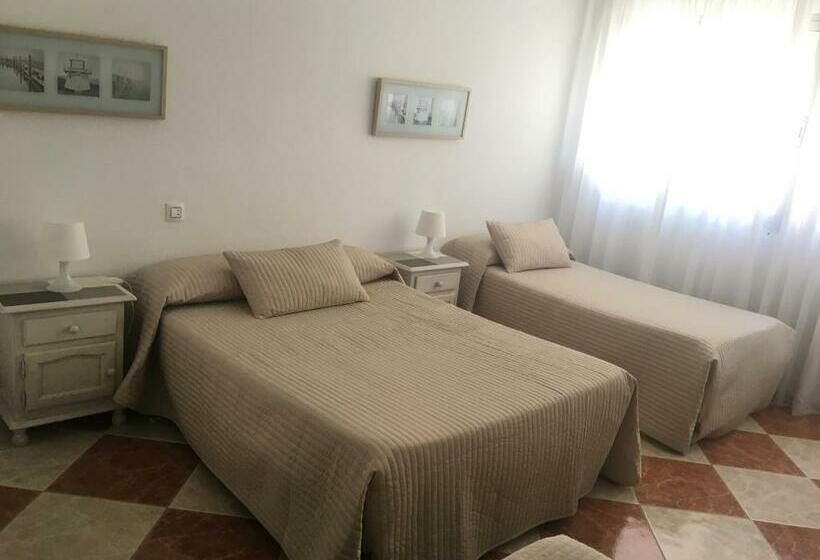 スタンダードトリプルルーム, Hostal Jomarijo