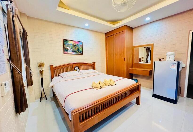 اتاق استاندارد, Benwadee Resort Pattaya