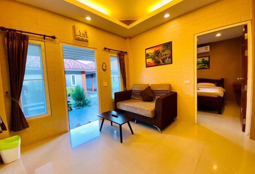 اتاق خانوادگی, Benwadee Resort Pattaya