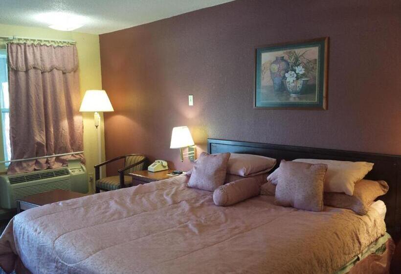 Стандартный Номер Кровать Кинг, First Western Inn   Fairmont City