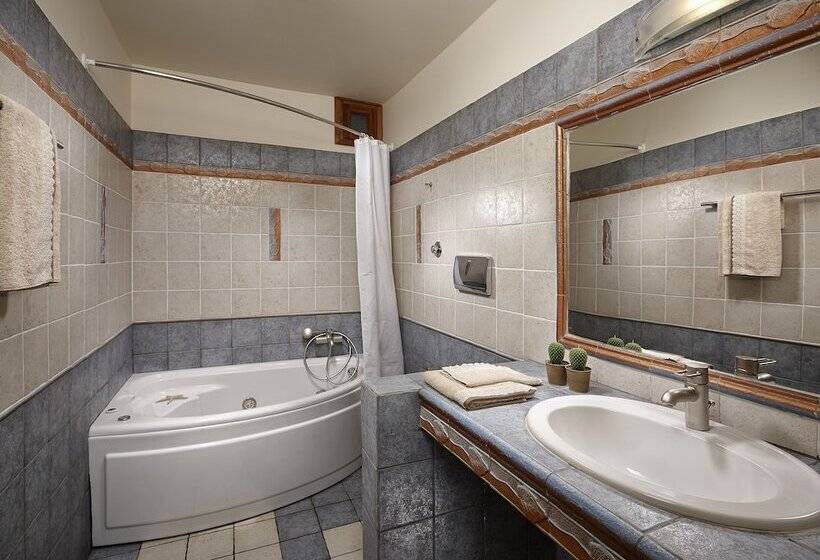 Вилла 4 Спальни, Villa Paradise