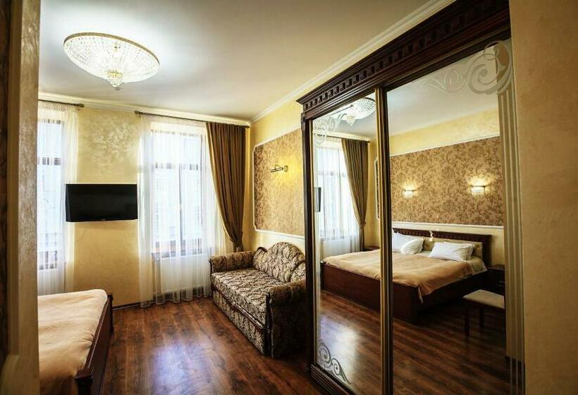 جناح جونيور, 39