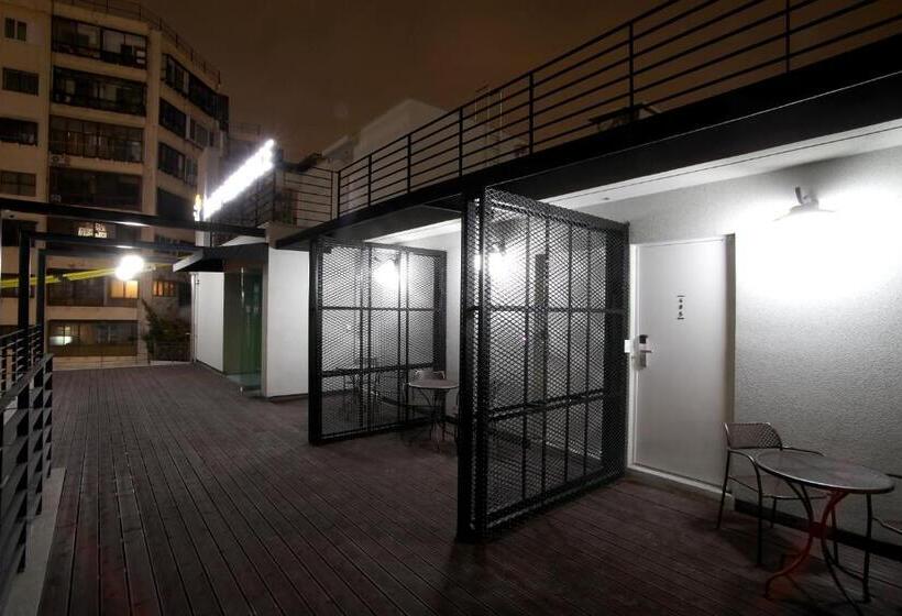 Номер Стандарт с Балконом, K Pop Hotel Seoul Tower