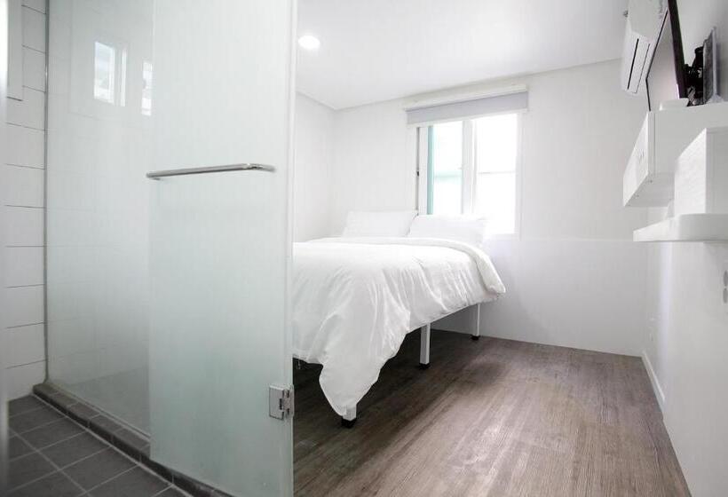 Номер Стандарт, K Pop Hotel Seoul Tower