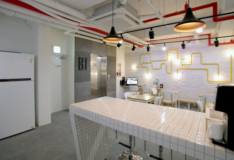 Номер Deluxe, K Pop Hotel Seoul Tower