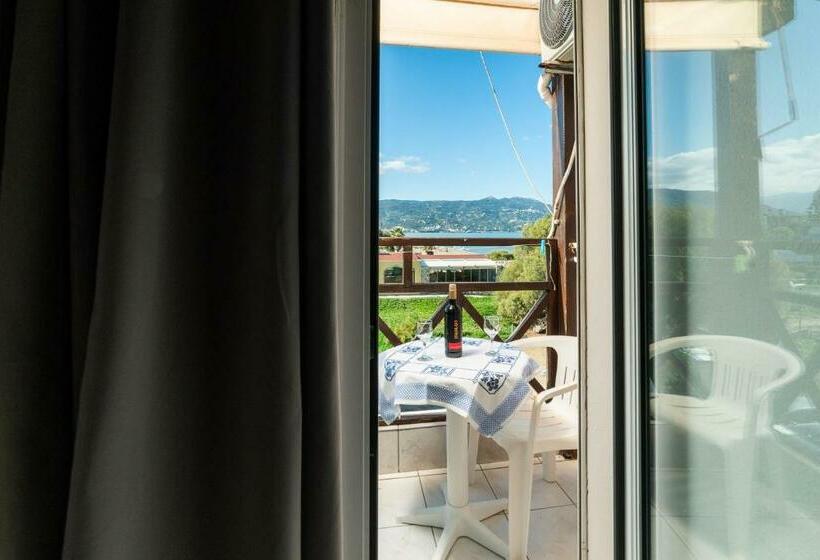 חדר סטנדרט יחיד, Troulis Seaside