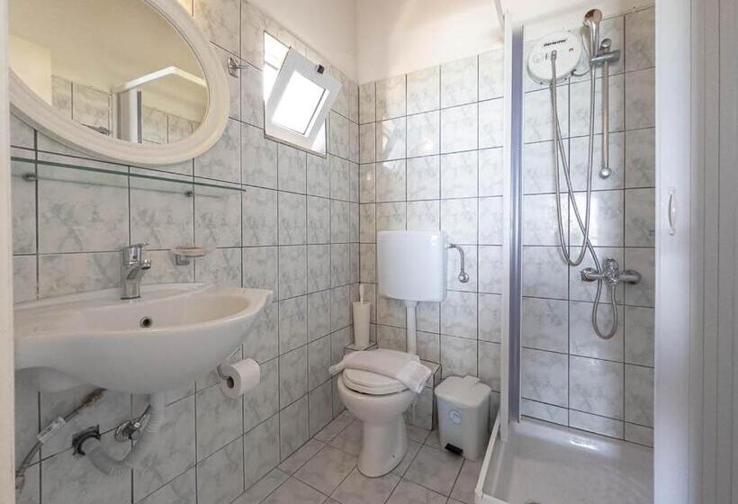 חדר סטנדרט לשלושה, Troulis Seaside