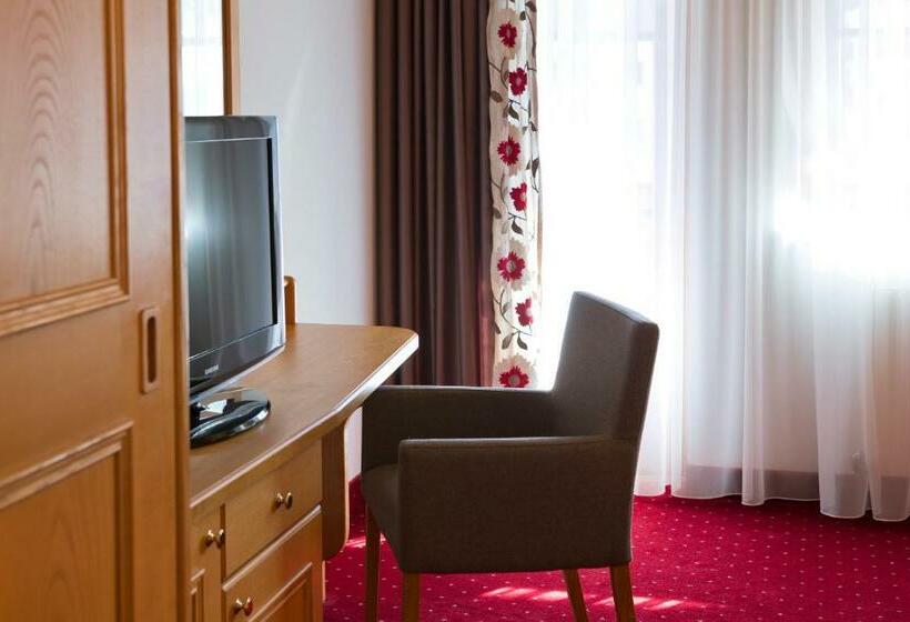Comfort room with balcony, Auhof