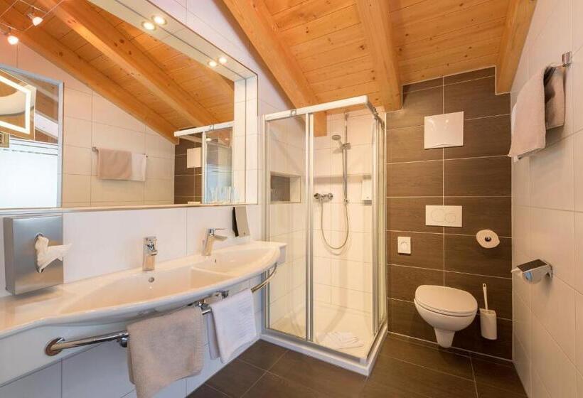 발코니가 있는 4인용 스탠다드 룸, Alpinhotel Monte Superior   Silvretta Card Premium Betrieb