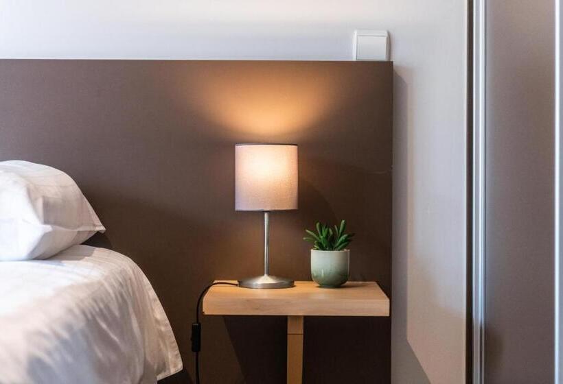 جناح جونيور, Belcasa Suite