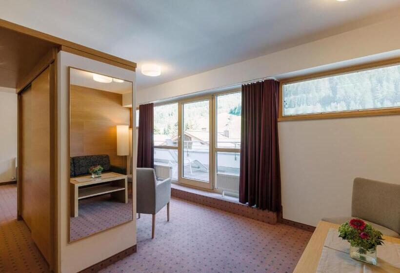 Полулюкс с Балконом, Quality Hosts Arlberg   Hotel Goldenes Kreuz B&b
