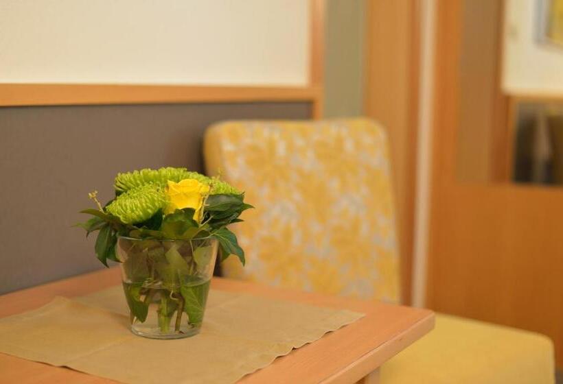 Номер Стандарт, Quality Hosts Arlberg   Hotel Goldenes Kreuz B&b