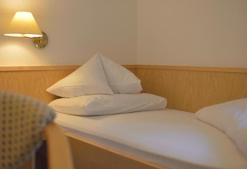 Номер Стандарт Индивидуальный, Quality Hosts Arlberg   Hotel Goldenes Kreuz B&b