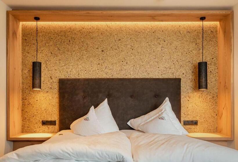 スーペリアールーム, Kräuterhotel Hochzillertal