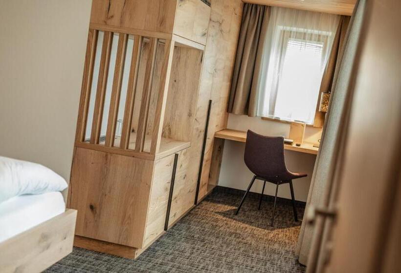 スーペリアールーム, Kräuterhotel Hochzillertal