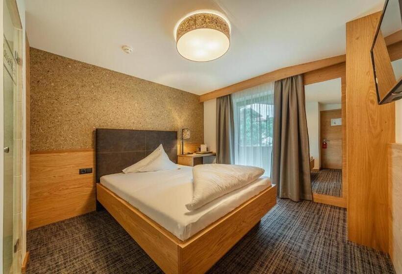Номер Стандарт Индивидуальный с Балконом, Kräuterhotel Hochzillertal