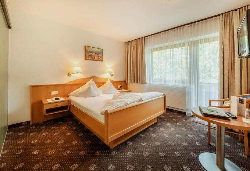 Номер Стандарт с Балконом, Kräuterhotel Hochzillertal