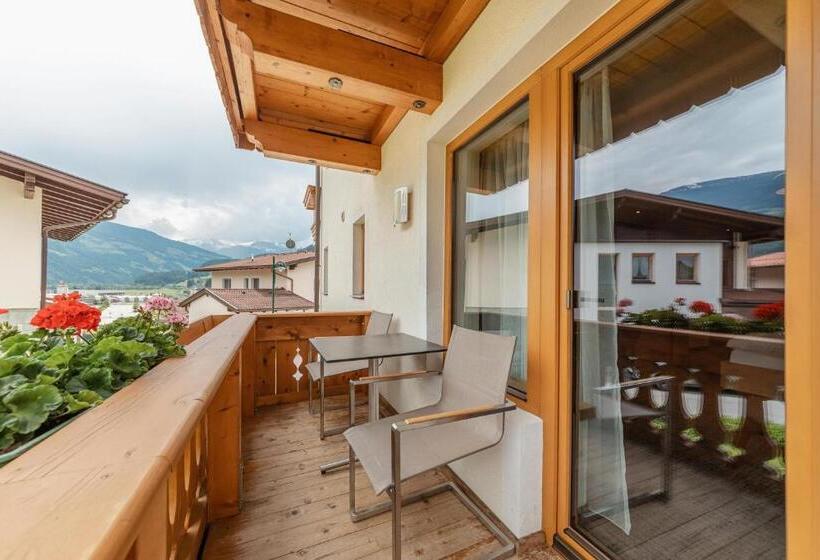スーペリアールーム, Kräuterhotel Hochzillertal