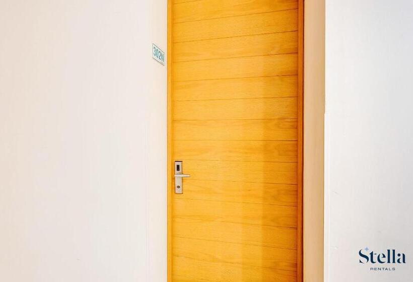 1 Szobás Apartman, A Nah Apartments, Rooftop Pool, Walking Distance To 5th Avenue