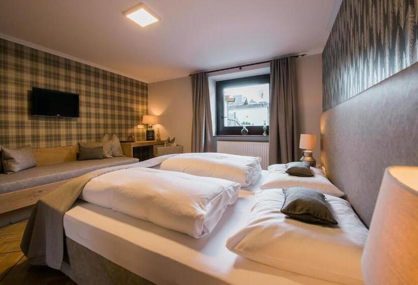 스탠다드 트리플 룸, Gasthof Hotel Hauslwirt