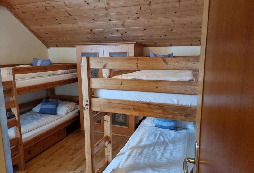 Семейный Номер, Karnischer Hof