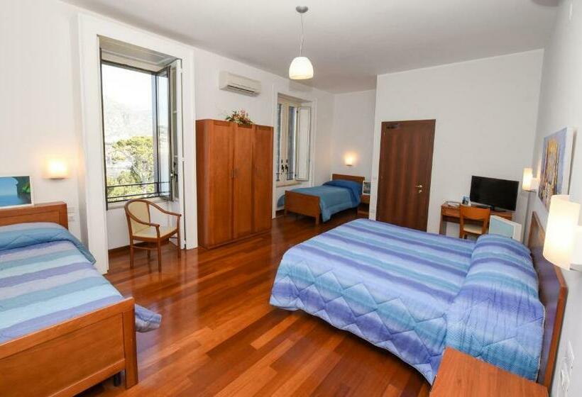 Habitación Cuádruple Estándar, Villa Crawford