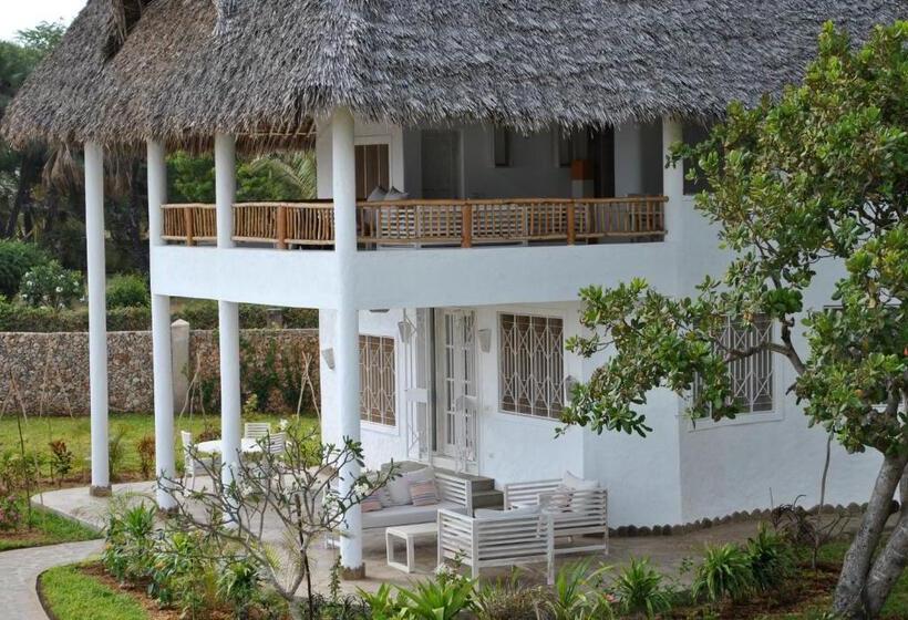 سوئیت با بالکن, Kola Beach Resort
