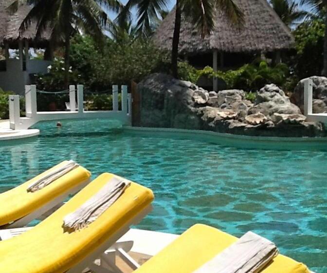 ویلای 4 خوابه, Kola Beach Resort