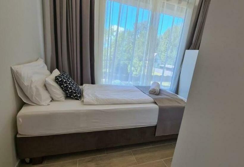 Family Suite, Xendala Panzió