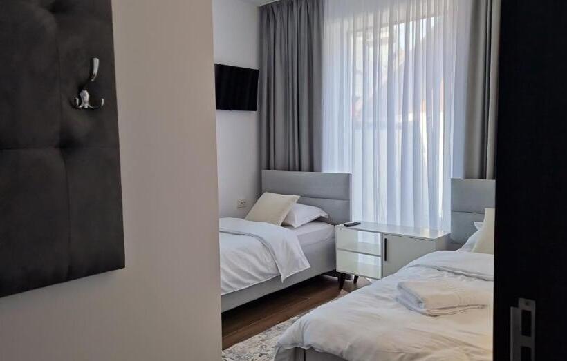 اتاق استاندارد, Modern House